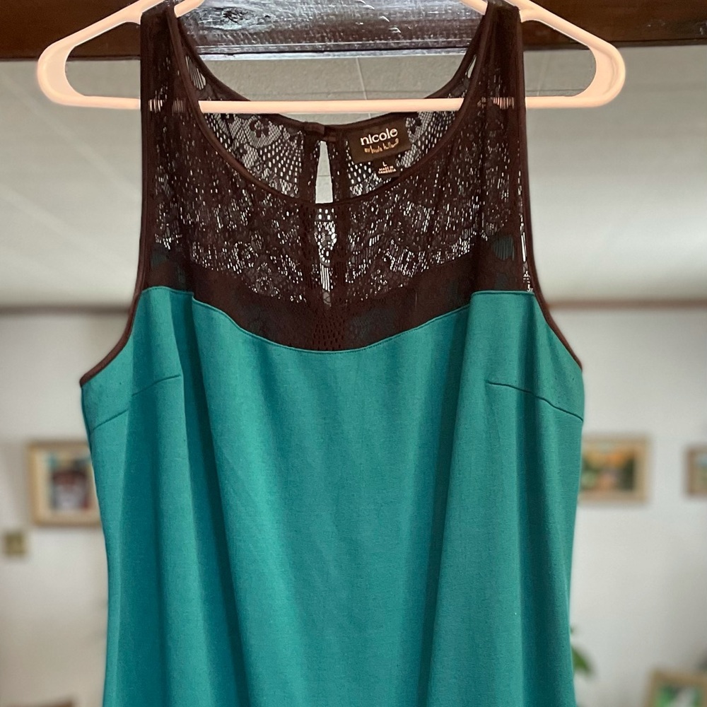Nicole Miller, Size Large, Informal dress with lace top